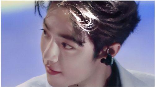 肖战吃瓜吃饭视频在线观看,揭秘明星日常，带你领略不一样的肖战