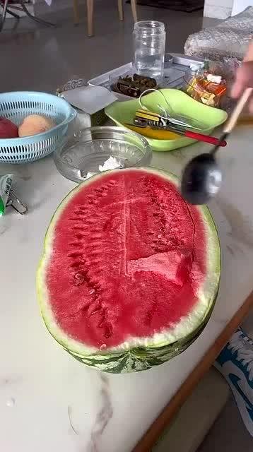 网恋视频吃瓜是真的吗,揭秘网络爱情的真假面纱