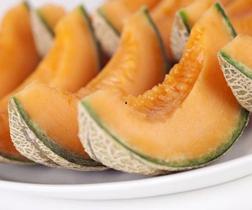 四川人吃哈密瓜视频教程,哈密瓜的独特吃法揭秘