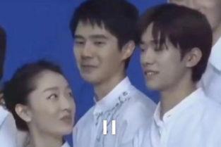 看帅哥吃瓜视频,看帅哥吃瓜，解锁夏日清凉新姿势