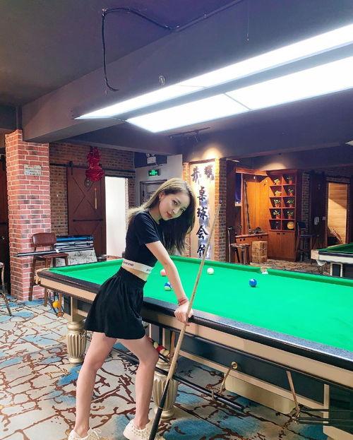 台球圈美女裁判吃瓜视频,吃瓜视频引发热议！