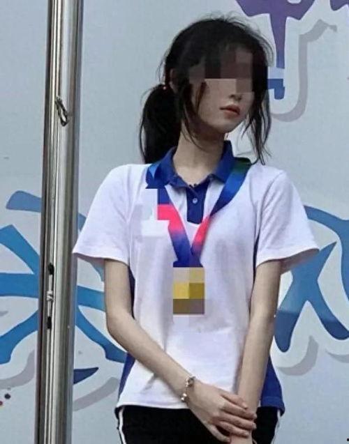 和闺蜜扒瓜吃视频,欢乐时光，甜蜜分享