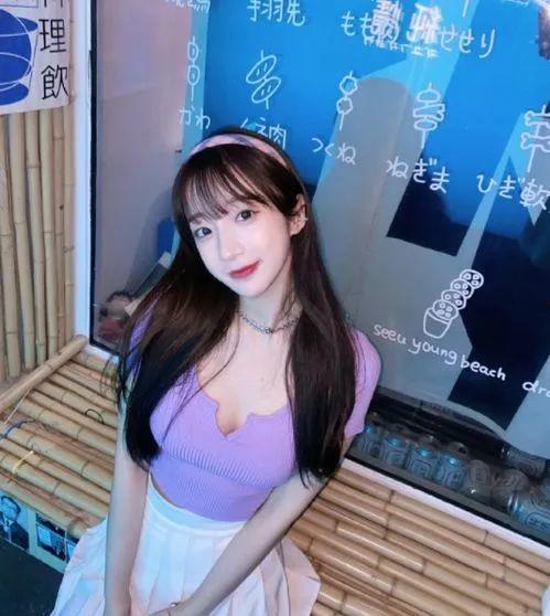 和闺蜜扒瓜吃视频,欢乐时光，甜蜜分享