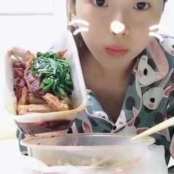 烟枪哥好利来视频吃瓜,揭秘网红美食背后的真相