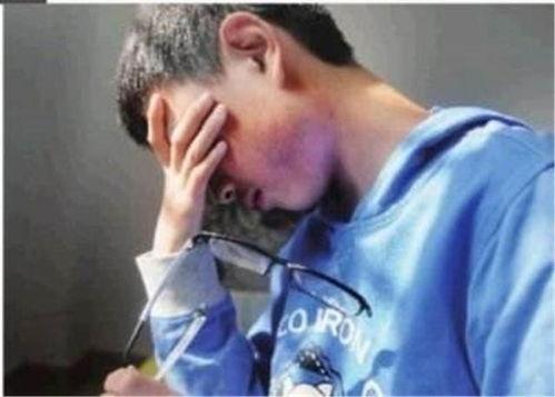 吃瓜男生被扇巴掌视频