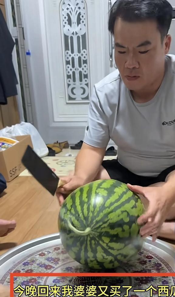 博主吃瓜的视频