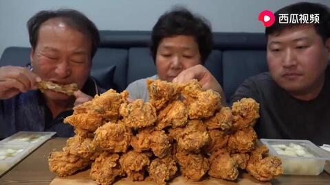 一家八口吃瓜视频大全集,年度爆笑视频大盘点