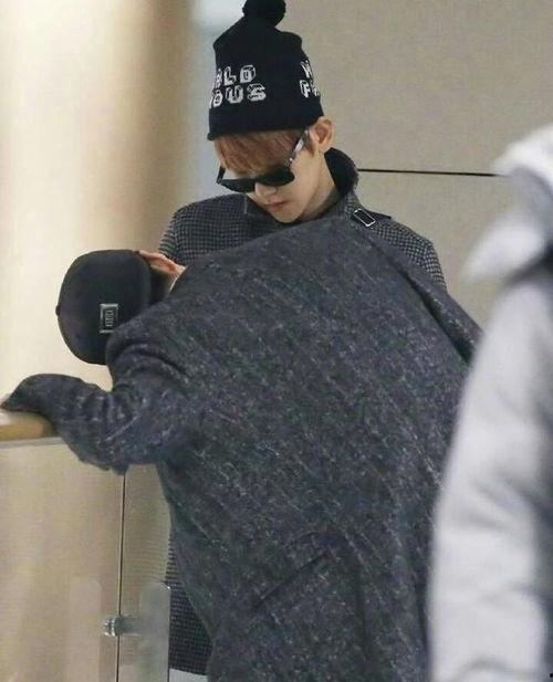 吴世勋吃瓜的视频