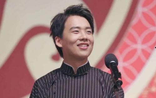 郭麒麟路边吃瓜事件视频,娱乐圈的“吃瓜群众”